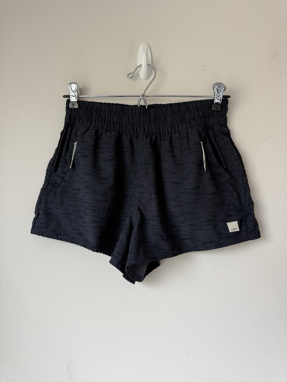 Vuori Dash Shorts Women’s Small Performance Athleisure Gym With Double Pockets